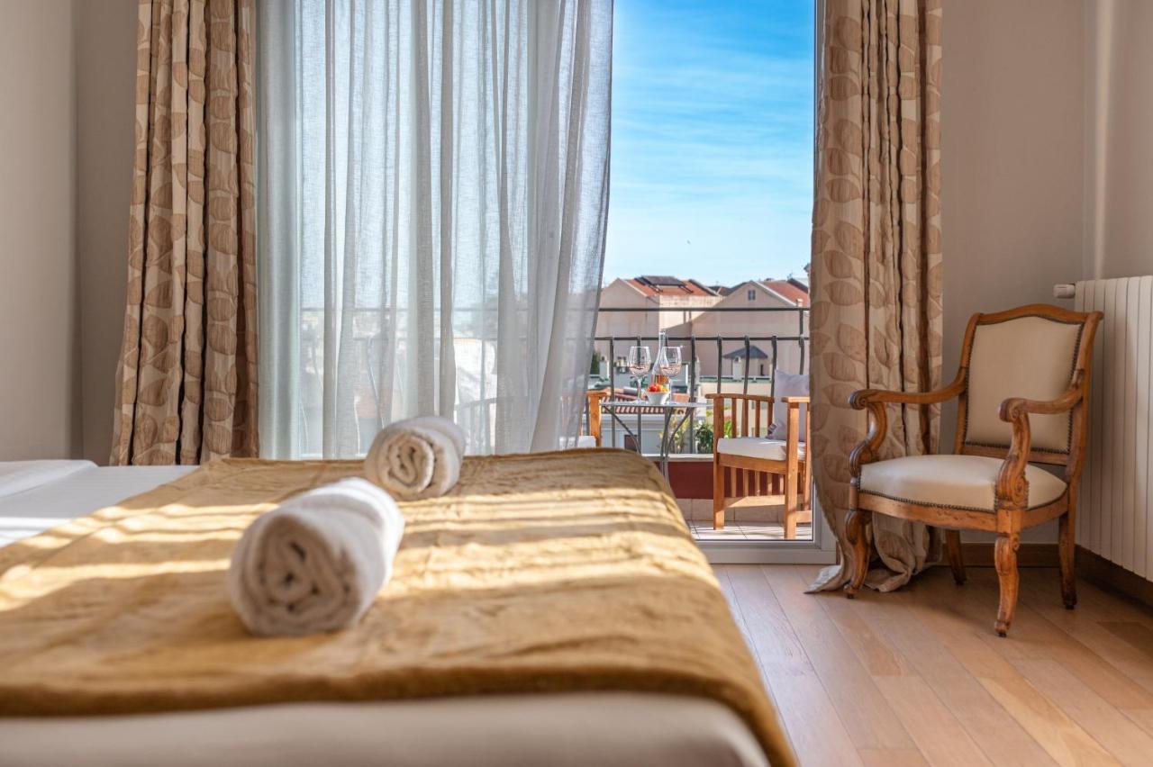 La Fabrique A Poupees - Chambres Et Appartements De Charme Au Coeur De Menton Kültér fotó